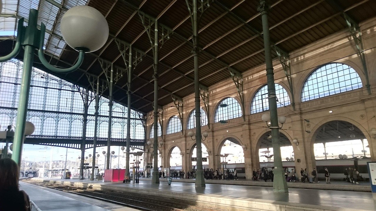 Paris train station