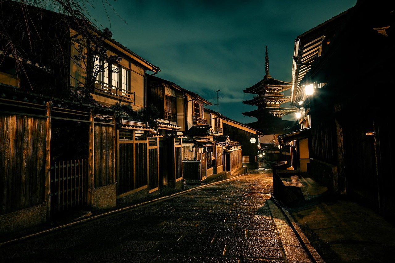 Gion lantern street night