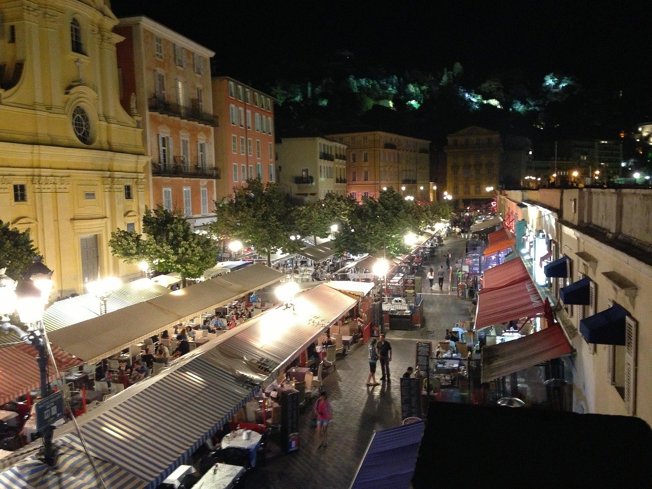 Cours saleya market produce